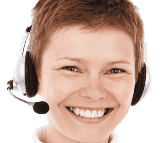 Bilde av smilende kvinne med headset.